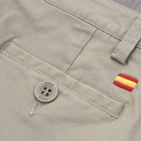 Pantalón caballero beige · Equipo Nacional